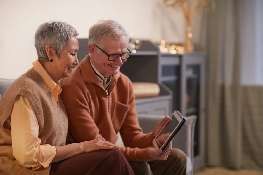 elderly-couple-spending-time-together